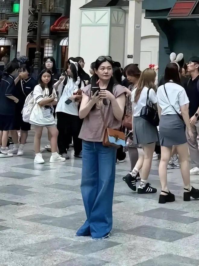 大变样跟汪小菲结婚才是真正的幸福吧！AG真人国际游戏大S两段婚姻穿搭风格(图5)