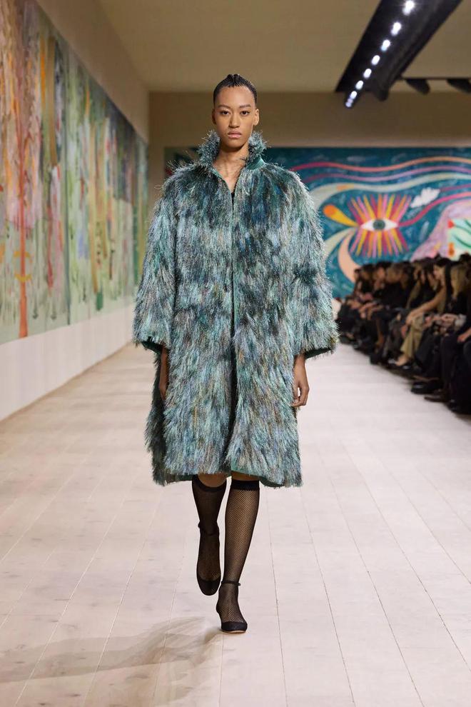 istian Dior 2025春夏高订秀AG真人登录入口借花为引梦游她境 Chr(图11)