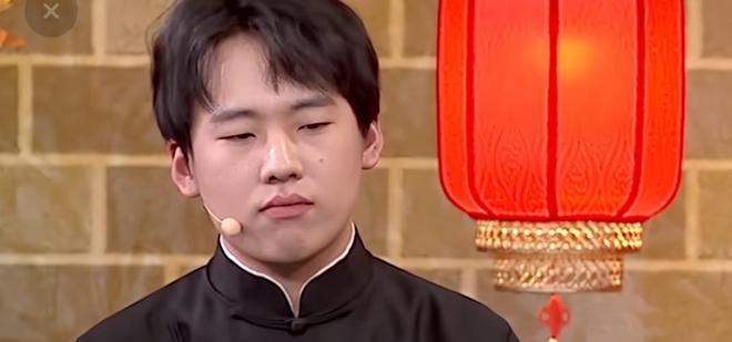 岁郭汾阳目测200斤戴银色耳环很抢镜AG真人网页郭德纲带妻儿澳洲度假10(图14)