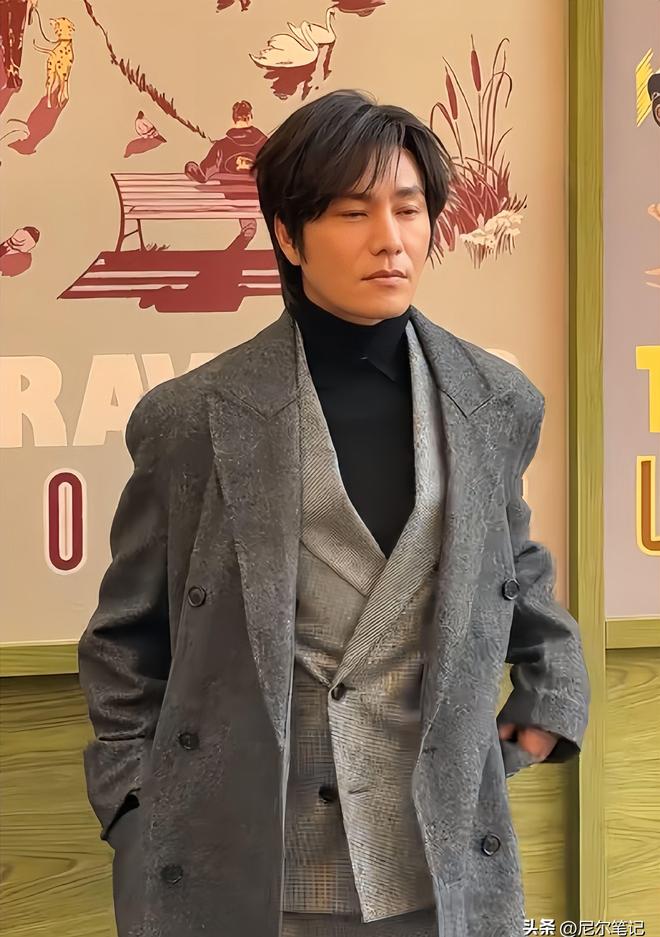 不高兴陈坤老又肿刘雯怼脸拍没颜值像男人ag真人平台第一游戏巴宝莉这天蒋勤勤(图6) 不高兴陈坤老又肿刘雯怼脸拍没颜值像男人ag真人平台第一游戏巴宝莉这天蒋勤勤(图6)