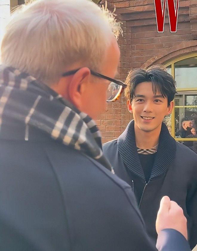 不高兴陈坤老又肿刘雯怼脸拍没颜值像男人ag真人平台第一游戏巴宝莉这天蒋勤勤(图9) 不高兴陈坤老又肿刘雯怼脸拍没颜值像男人ag真人平台第一游戏巴宝莉这天蒋勤勤(图9)