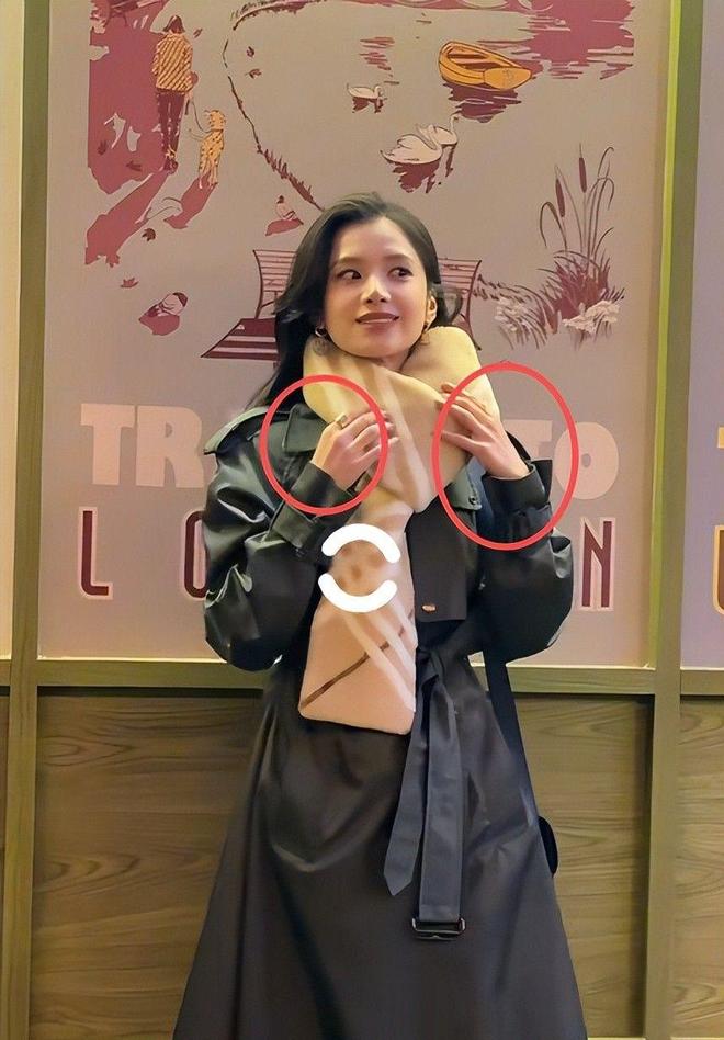 不高兴陈坤老又肿刘雯怼脸拍没颜值像男人ag真人平台第一游戏巴宝莉这天蒋勤勤(图10) 不高兴陈坤老又肿刘雯怼脸拍没颜值像男人ag真人平台第一游戏巴宝莉这天蒋勤勤(图10)