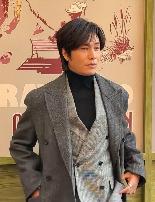 不高兴陈坤老又肿刘雯怼脸拍没颜值像男人ag真人平台第一游戏巴宝莉这天蒋勤勤(图17)