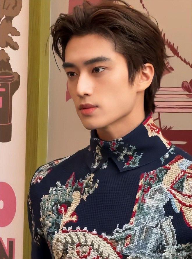 不高兴陈坤老又肿刘雯怼脸拍没颜值像男人ag真人平台第一游戏巴宝莉这天蒋勤勤(图15) 不高兴陈坤老又肿刘雯怼脸拍没颜值像男人ag真人平台第一游戏巴宝莉这天蒋勤勤(图15)