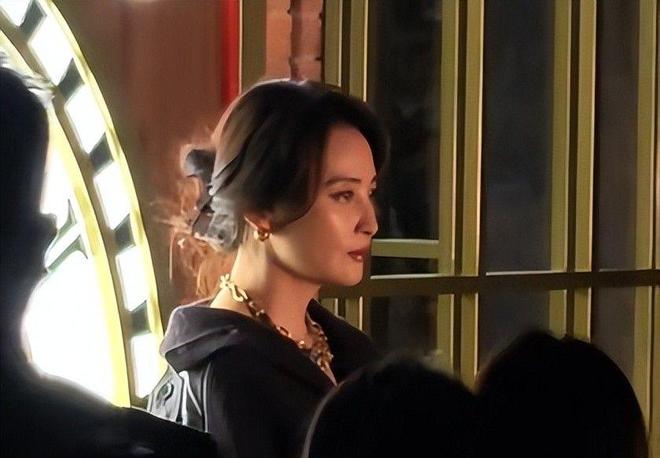 不高兴陈坤老又肿刘雯怼脸拍没颜值像男人ag真人平台第一游戏巴宝莉这天蒋勤勤(图24) 不高兴陈坤老又肿刘雯怼脸拍没颜值像男人ag真人平台第一游戏巴宝莉这天蒋勤勤(图24)