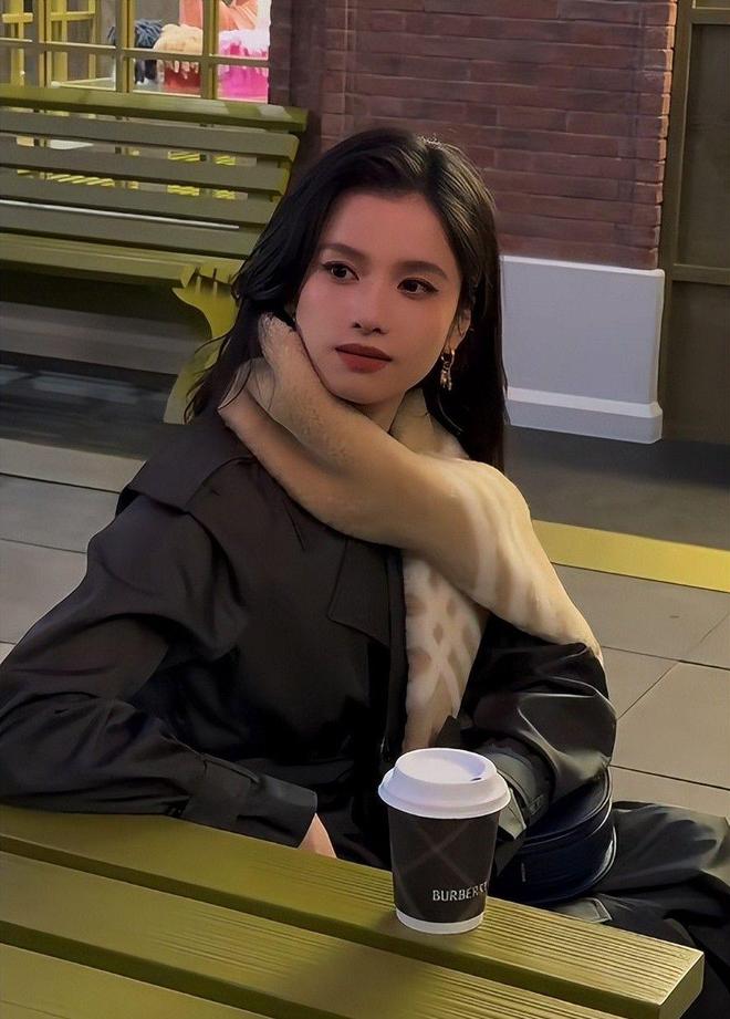 不高兴陈坤老又肿刘雯怼脸拍没颜值像男人ag真人平台第一游戏巴宝莉这天蒋勤勤(图23) 不高兴陈坤老又肿刘雯怼脸拍没颜值像男人ag真人平台第一游戏巴宝莉这天蒋勤勤(图23)